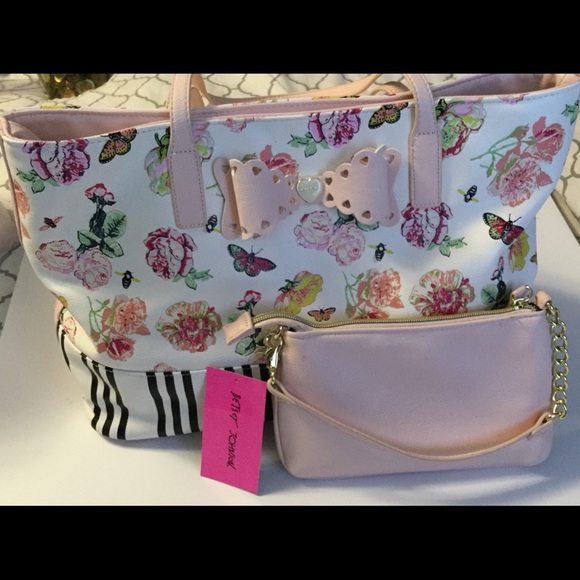 Betsey Johnson Handbags - Betsey Johnson 2 in 1  Scallop Bow Tote
